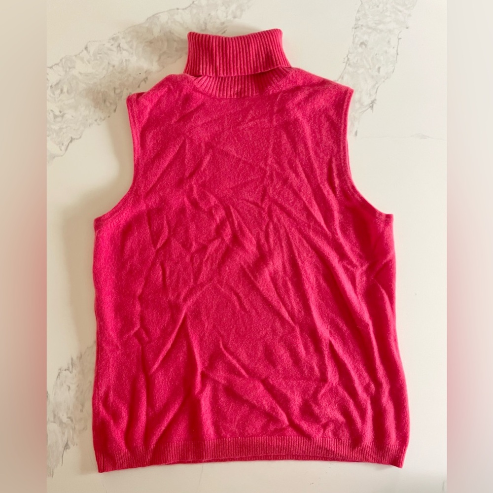 Lord & Taylor cashmere Sleeveless Turtleneck Sweater fits size small/medium